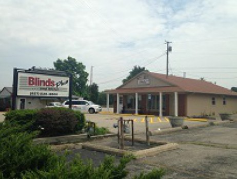 Photo of New Centerville Store and Sign